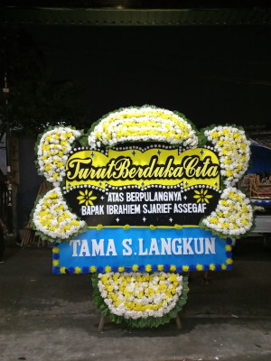 Papan Bunga Duka di Kampung Jawa I